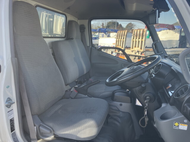 トヨタトヨエースパネルバン小型（2t・3t）[写真34]