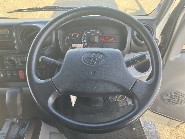 トヨタトヨエースパネルバン小型（2t・3t）[写真36]