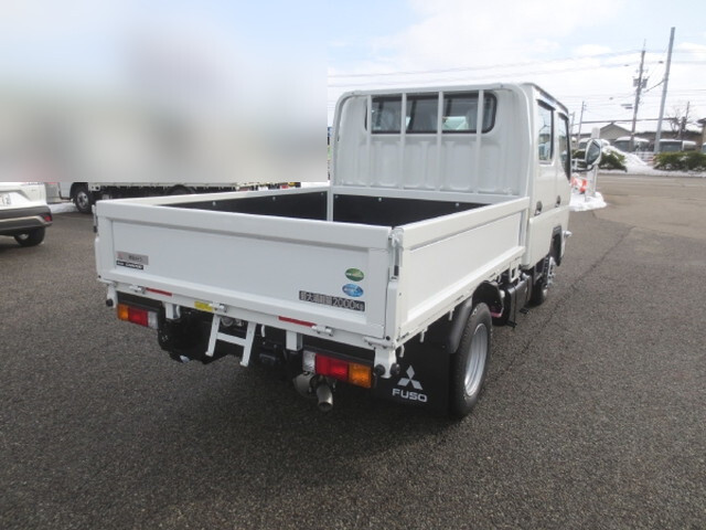 三菱ふそうキャンターダブルキャブ（Wキャブ）小型（2t・3t）[写真04]