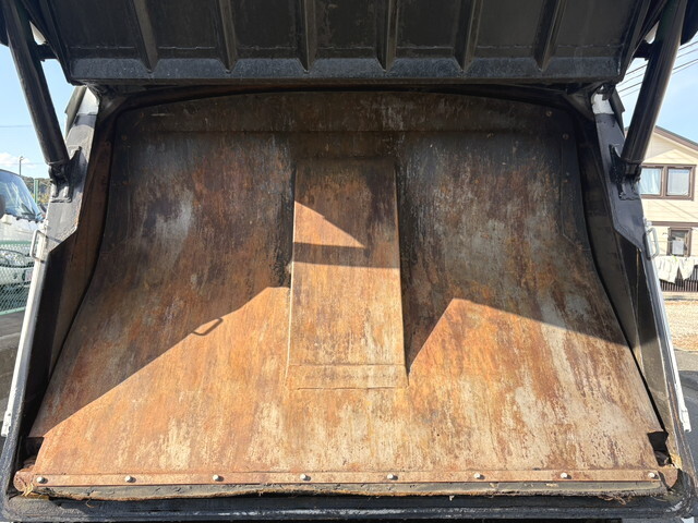 いすゞエルフパッカー車（塵芥車）小型（2t・3t）[写真16]