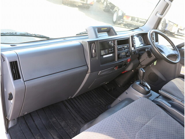 いすゞエルフ冷凍車（冷蔵車）小型（2t・3t）[写真33]