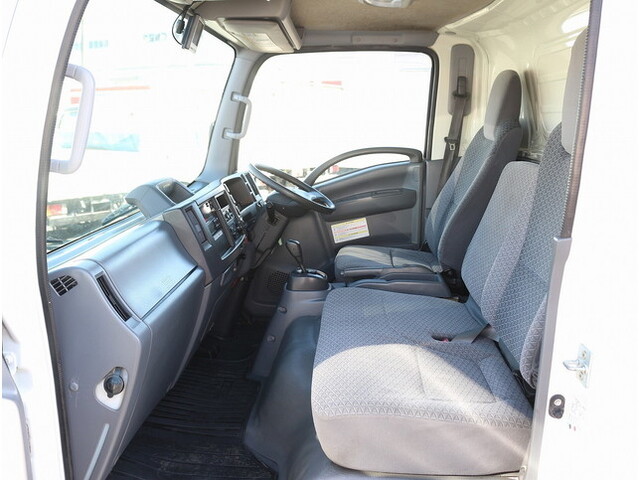 いすゞエルフ冷凍車（冷蔵車）小型（2t・3t）[写真34]