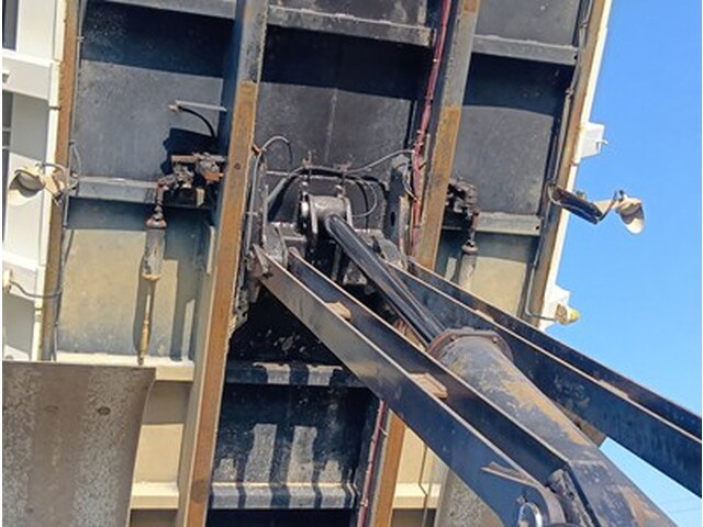 三菱ふそうスーパーグレート深ダンプ（土砂禁ダンプ）大型（10t）[写真09]