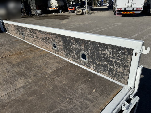 いすゞエルフ平ボディ小型（2t・3t）[写真11]