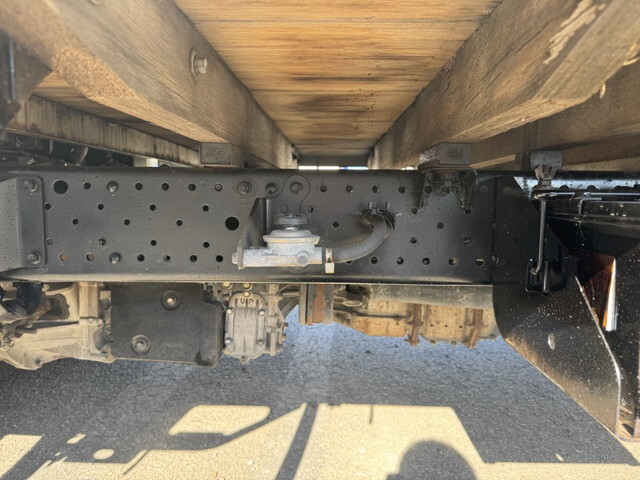 いすゞエルフ平ボディ小型（2t・3t）[写真14]