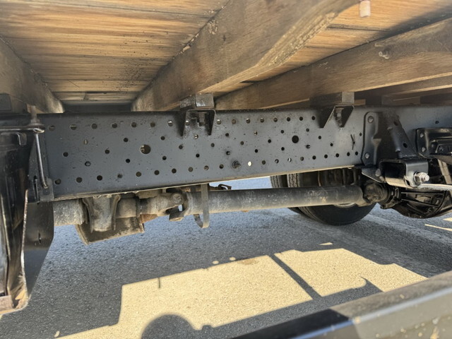 いすゞエルフ平ボディ小型（2t・3t）[写真15]