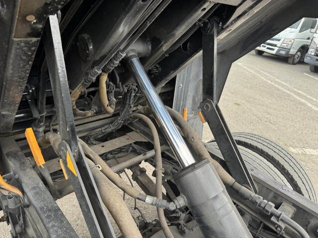 日野デュトロパッカー車（塵芥車）小型（2t・3t）[写真11]