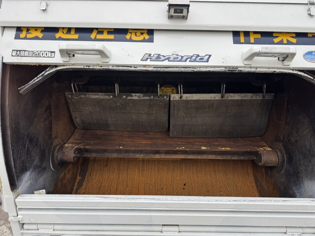 日野デュトロパッカー車（塵芥車）小型（2t・3t）[写真28]
