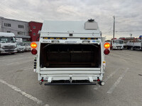 日野デュトロパッカー車（塵芥車）小型（2t・3t）[写真30]