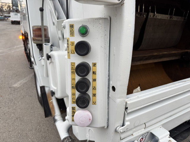 日野デュトロパッカー車（塵芥車）小型（2t・3t）[写真30]