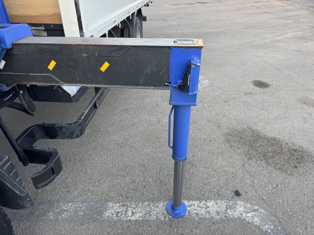 三菱ふそうキャンタークレーン4段小型（2t・3t）[写真10]