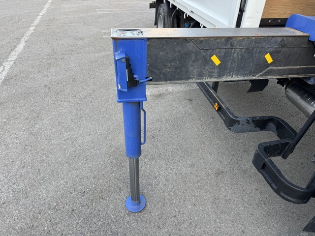 三菱ふそうキャンタークレーン4段小型（2t・3t）[写真12]