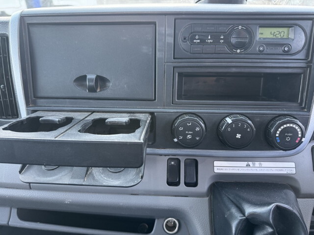 三菱ふそうキャンタークレーン4段小型（2t・3t）[写真20]