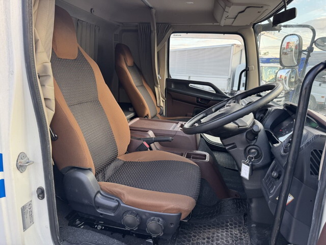 日野レンジャーアルミブロック中型（4t）[写真12]