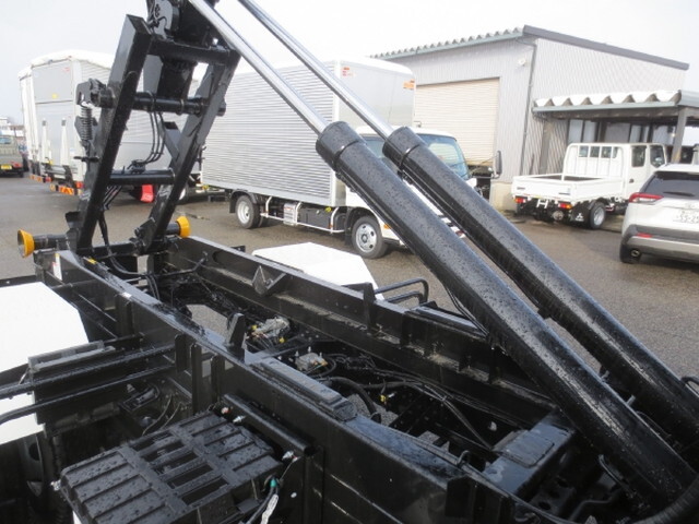 三菱ふそうファイターコンテナ専用車中型（4t）[写真12]