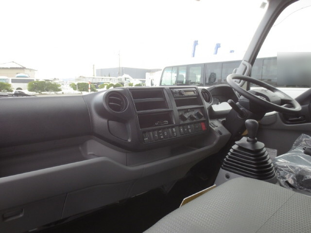 トヨタトヨエースアルミバン小型（2t・3t）[写真13]