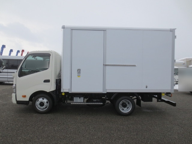 トヨタトヨエースアルミバン小型（2t・3t）[写真08]