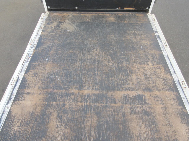 三菱ふそうキャンター平ボディ小型（2t・3t）[写真12]