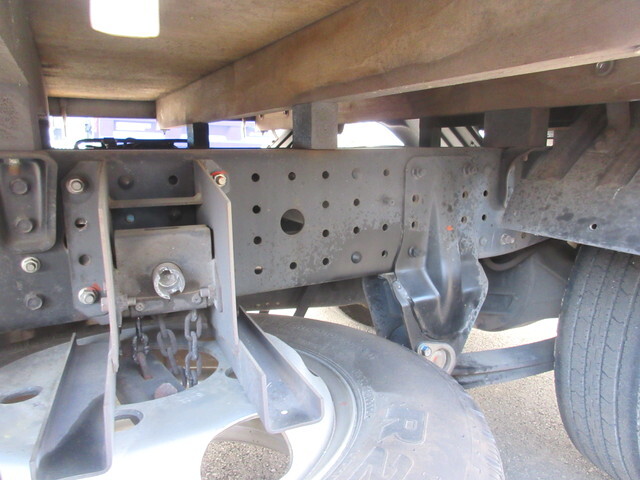 三菱ふそうキャンター平ボディ小型（2t・3t）[写真18]