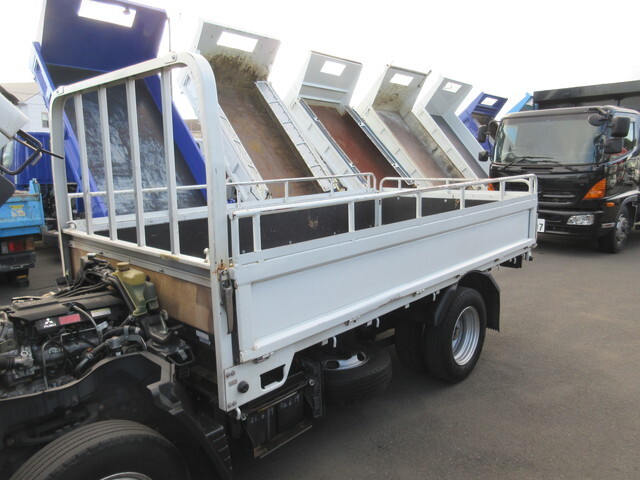 三菱ふそうキャンター平ボディ小型（2t・3t）[写真05]