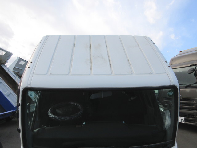 三菱ふそうキャンター平ボディ小型（2t・3t）[写真06]