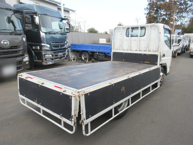 三菱ふそうキャンター平ボディ小型（2t・3t）[写真09]