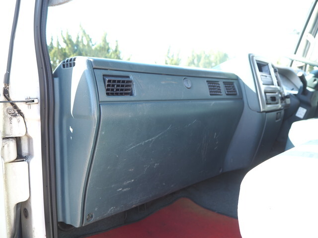 UDトラックスコンドルクレーン5段増トン（6t・8t）[写真33]