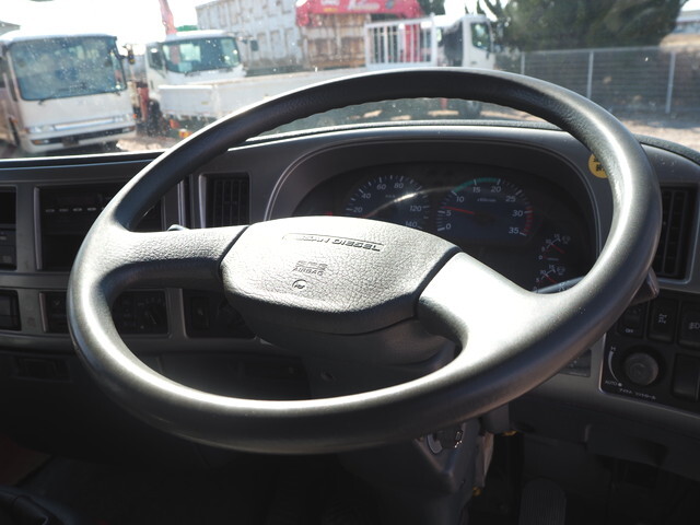 UDトラックスコンドルクレーン5段増トン（6t・8t）[写真37]