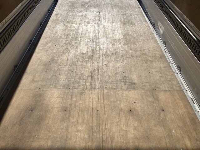 三菱ふそうキャンターアルミウイング小型（2t・3t）[写真14]