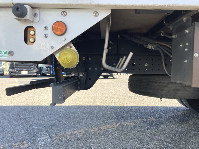 三菱ふそうキャンターアルミウイング小型（2t・3t）[写真20]