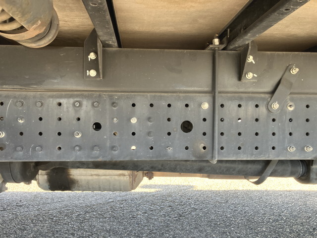 三菱ふそうキャンターアルミウイング小型（2t・3t）[写真21]