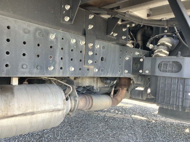 三菱ふそうキャンターアルミウイング小型（2t・3t）[写真24]