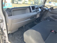 三菱ふそうキャンターアルミウイング小型（2t・3t）[写真33]