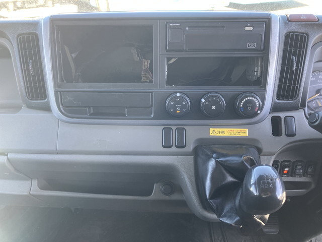 三菱ふそうキャンターアルミウイング小型（2t・3t）[写真37]