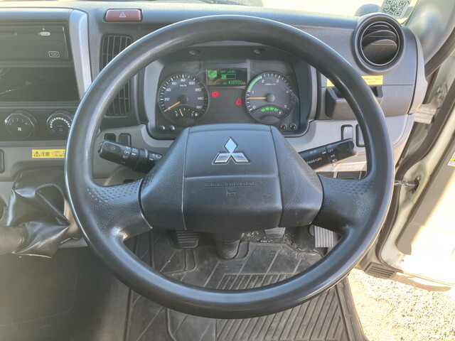 三菱ふそうキャンターアルミウイング小型（2t・3t）[写真38]