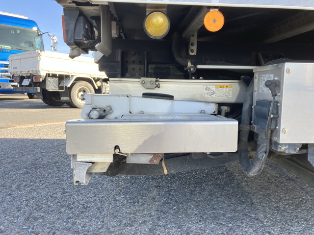 日野デュトロパネルバン小型（2t・3t）[写真17]