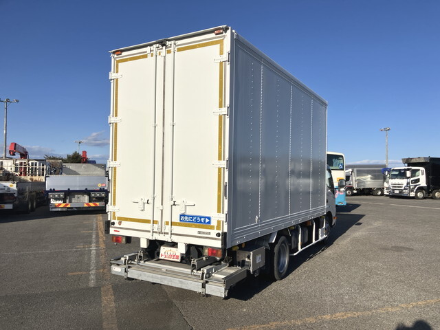 日野デュトロパネルバン小型（2t・3t）[写真02]