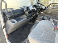 日野デュトロパネルバン小型（2t・3t）[写真33]