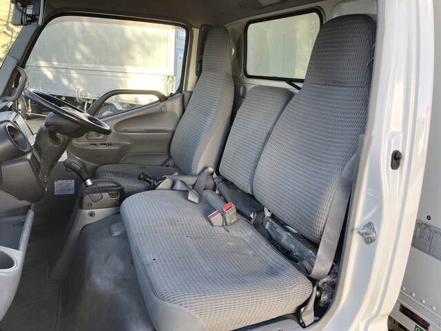 日野デュトロパネルバン小型（2t・3t）[写真33]