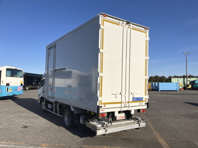 日野デュトロパネルバン小型（2t・3t）[写真04]