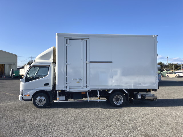 日野デュトロパネルバン小型（2t・3t）[写真05]