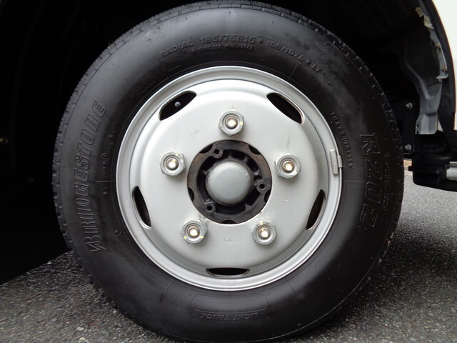 日野デュトロ平ボディ小型（2t・3t）[写真24]