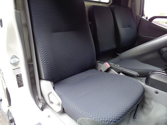 日野デュトロ平ボディ小型（2t・3t）[写真28]