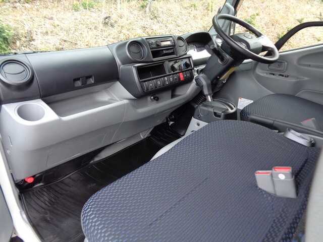 日野デュトロ平ボディ小型（2t・3t）[写真29]