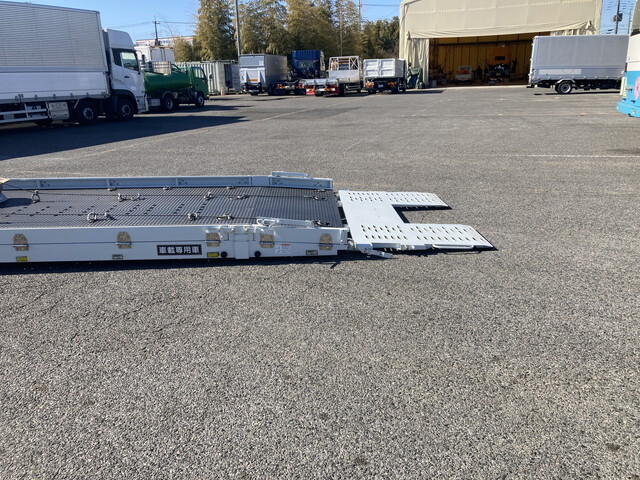 三菱ふそうキャンターセーフティローダー小型（2t・3t）[写真09]