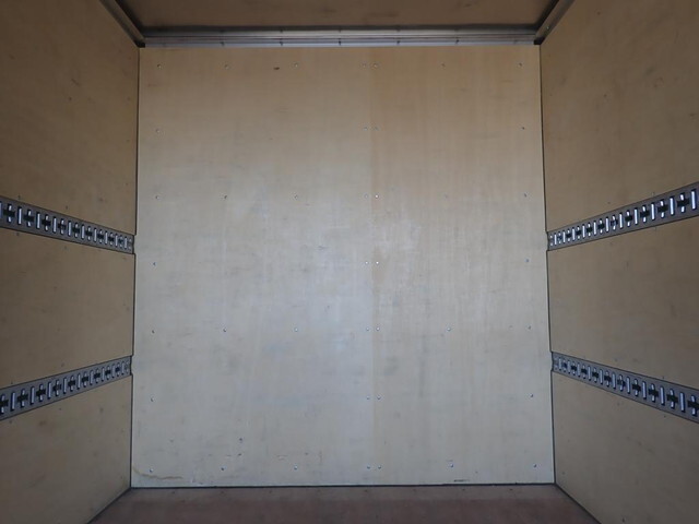 三菱ふそうキャンターアルミバン小型（2t・3t）[写真11]