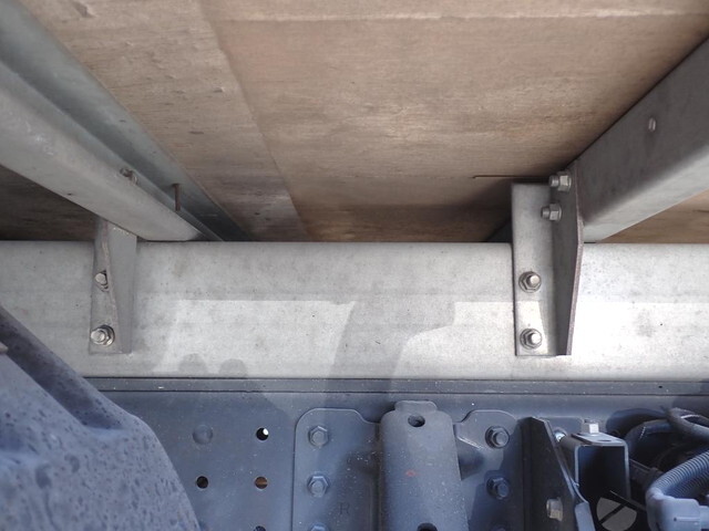 三菱ふそうキャンターアルミバン小型（2t・3t）[写真20]