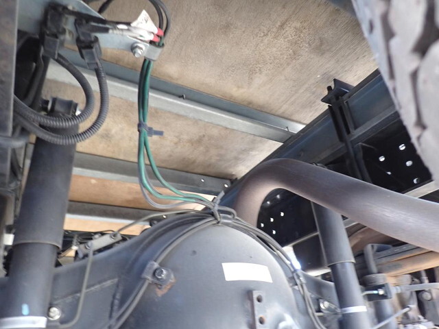 三菱ふそうキャンターアルミバン小型（2t・3t）[写真24]