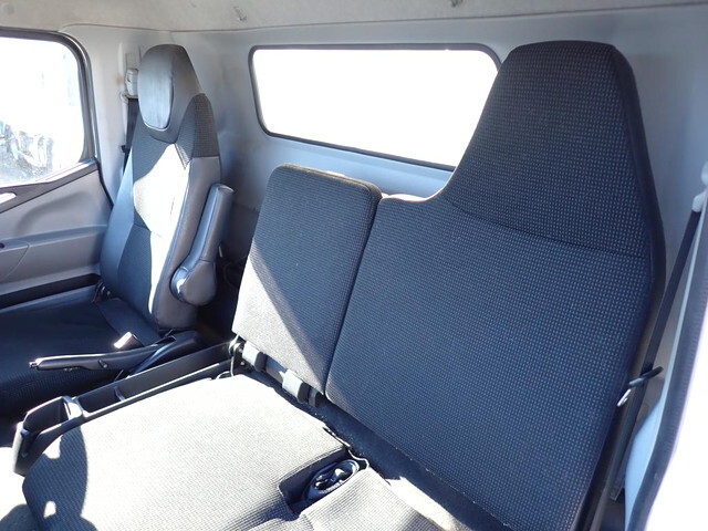 三菱ふそうキャンターアルミバン小型（2t・3t）[写真29]