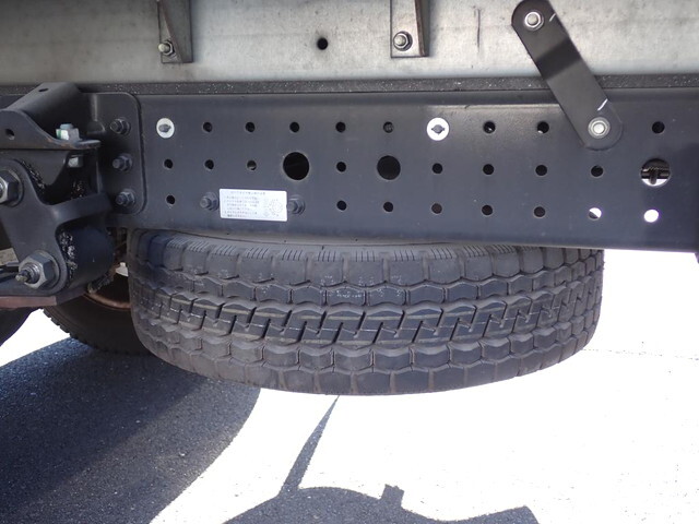 三菱ふそうキャンターアルミバン小型（2t・3t）[写真36]